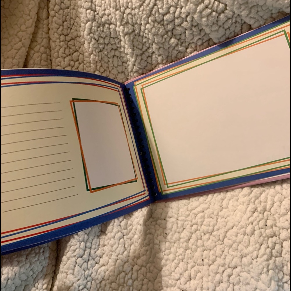 Never Used!! Scholastic Mini Scrapbook - Picture 7 of 7